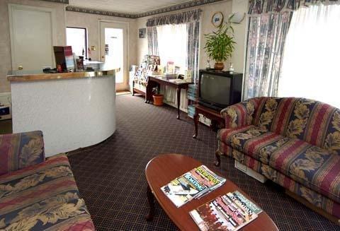 Rodeway Inn & Suites Williamsburg Esterno foto