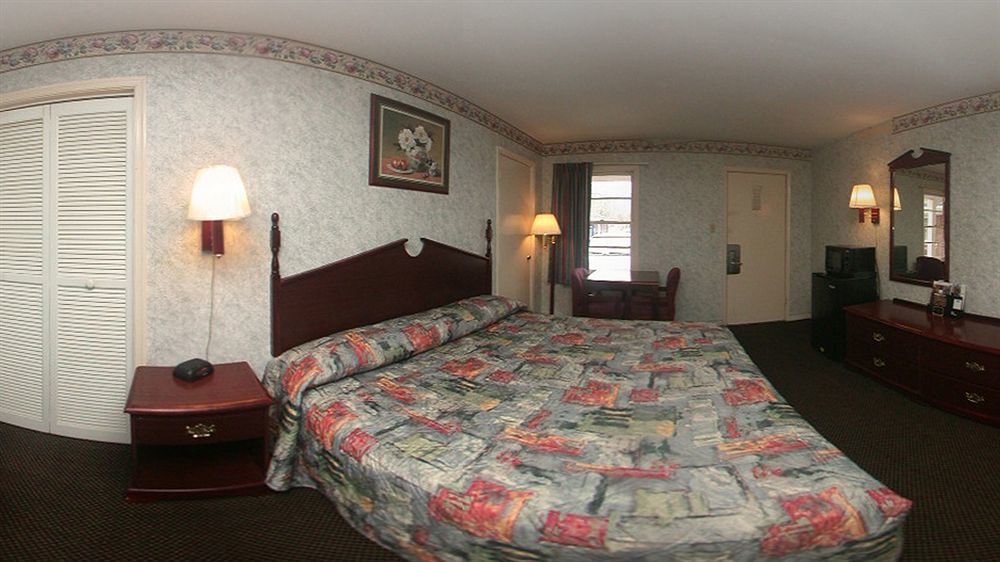 Rodeway Inn & Suites Williamsburg Esterno foto