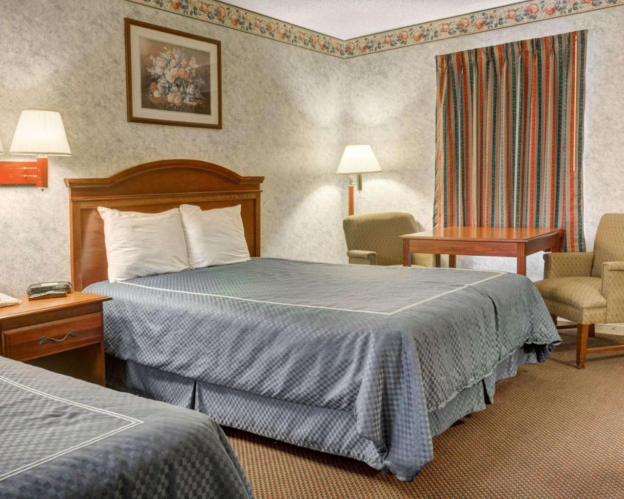 Rodeway Inn & Suites Williamsburg Esterno foto
